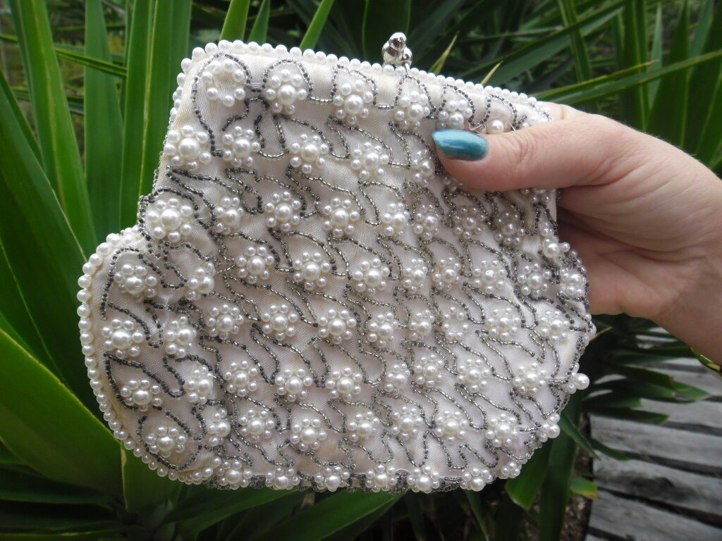 Pearl clutch