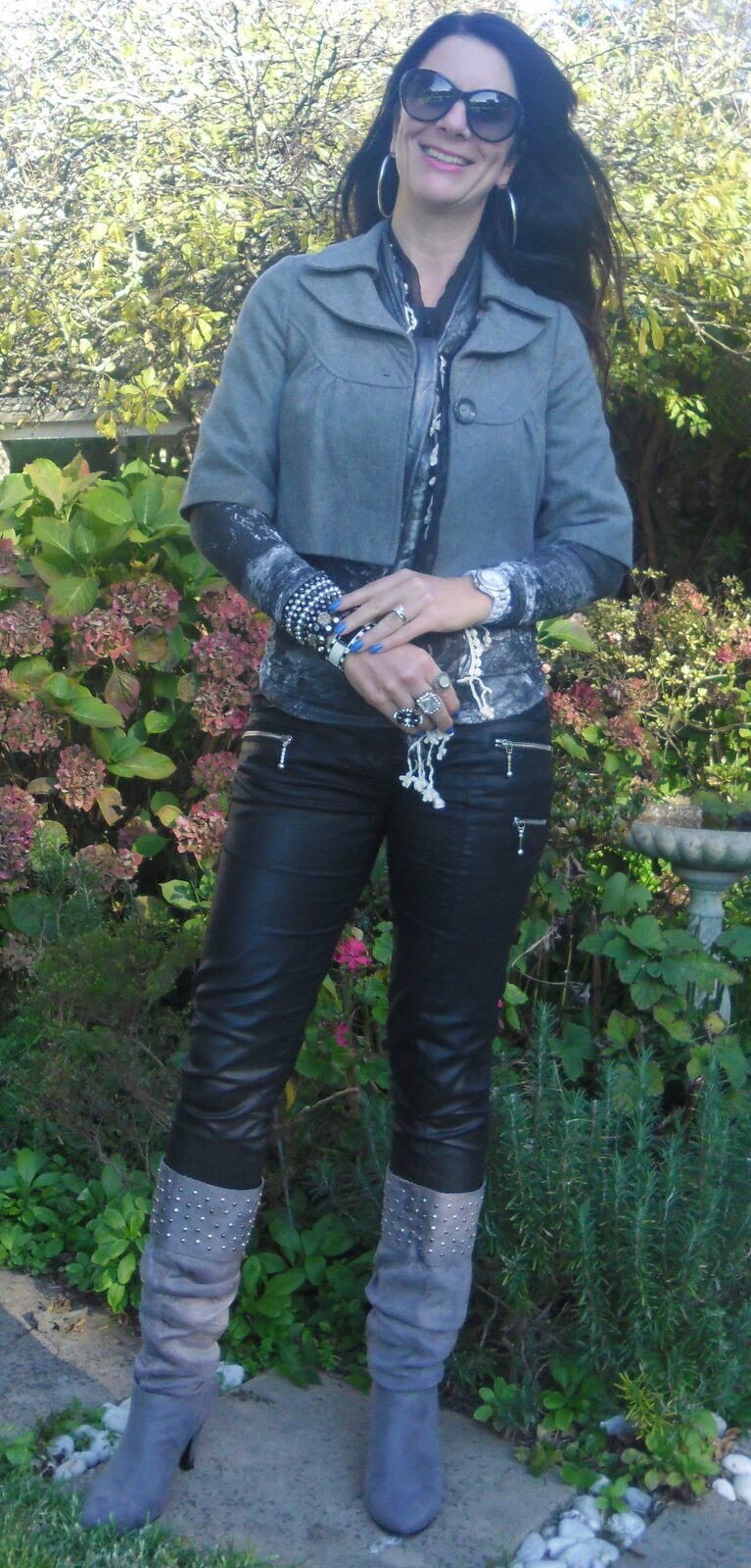 Grey boots outfit