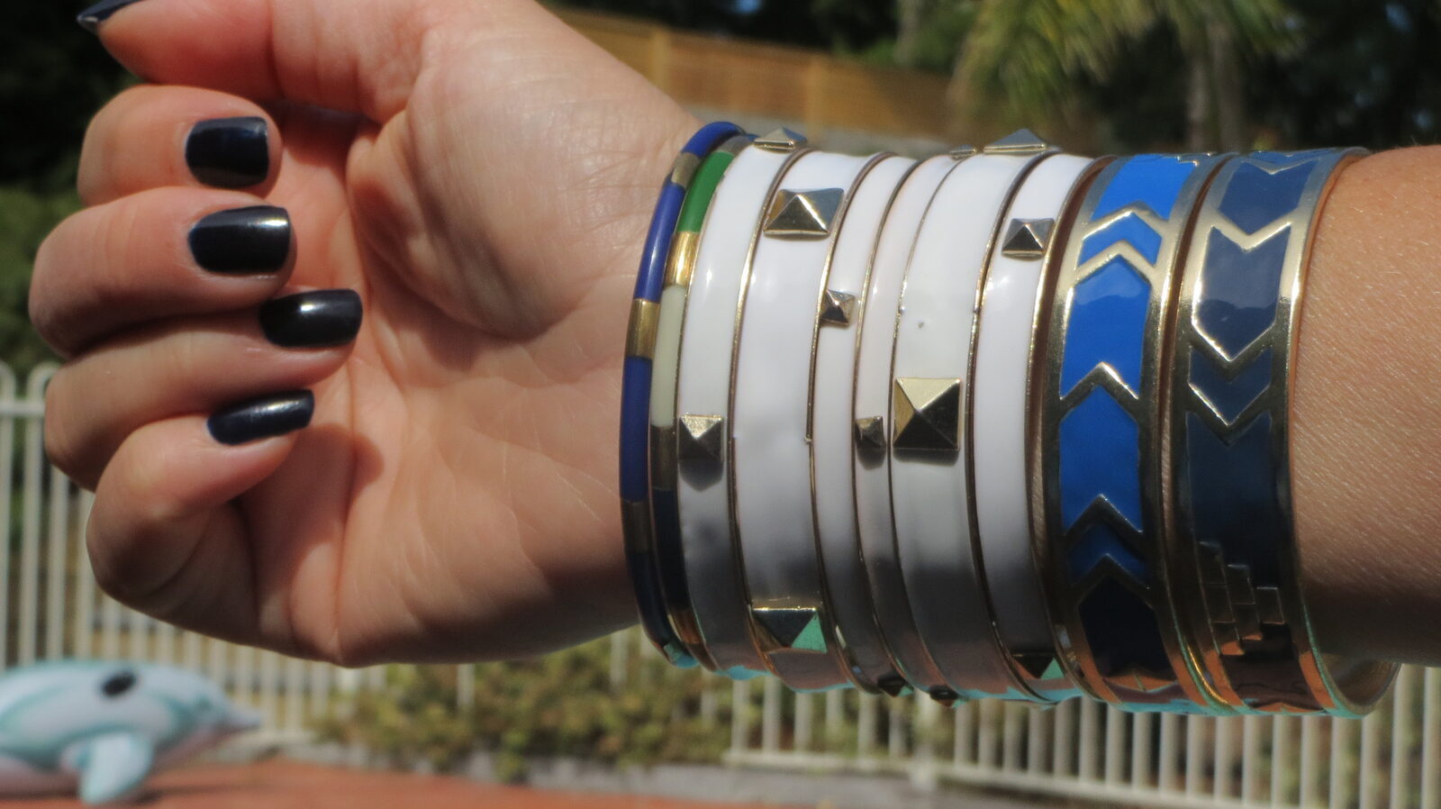 Blue & white bangles, blue nails