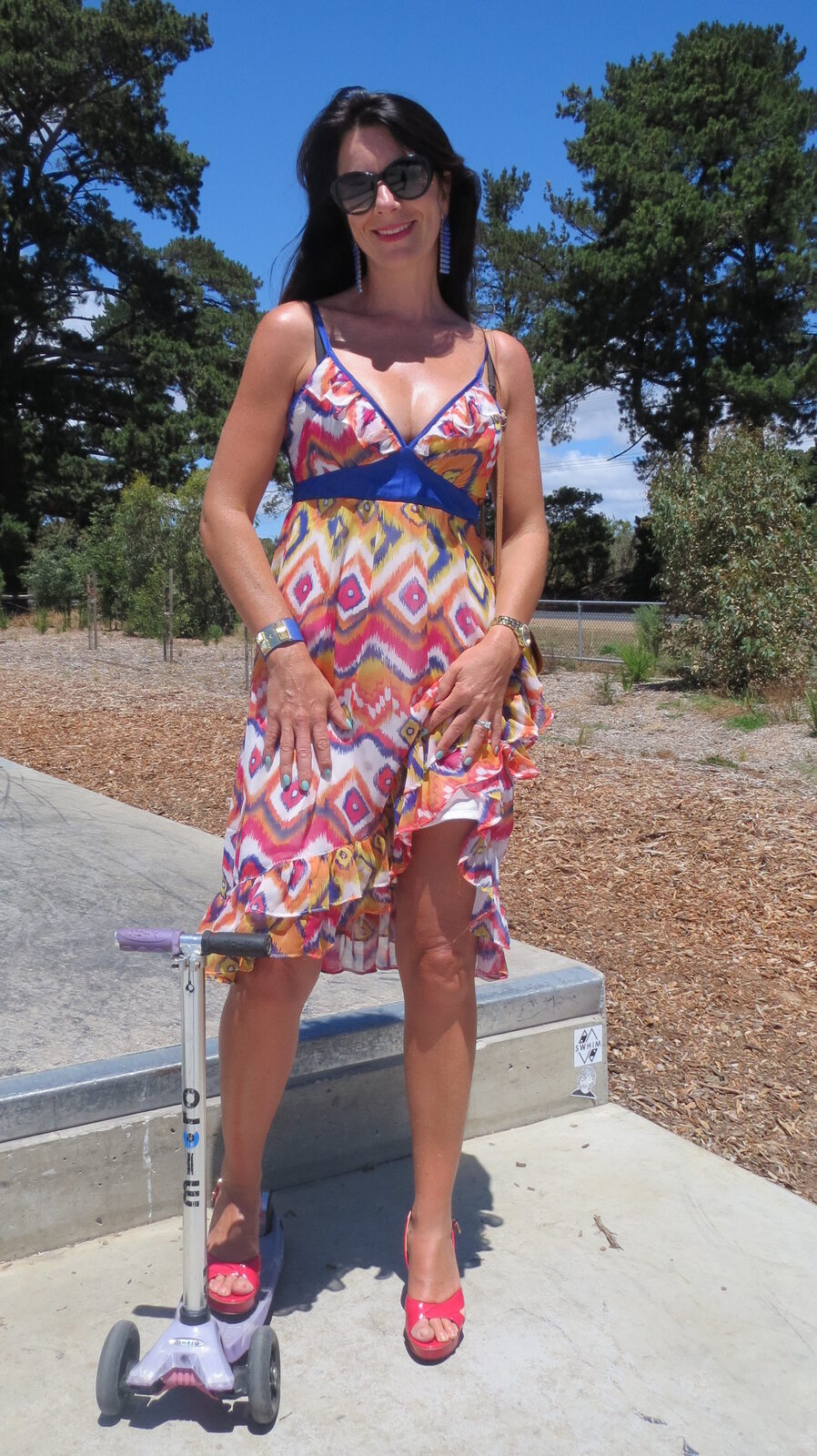Colorful dress-skatepark 1