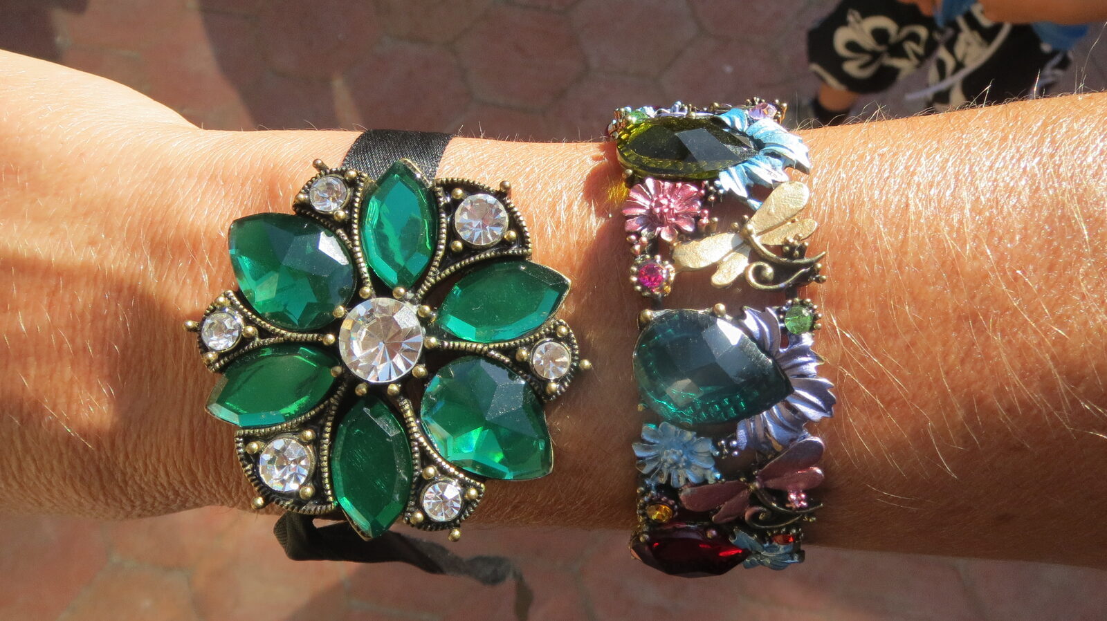 Green & damond brooch, colored gem cuff