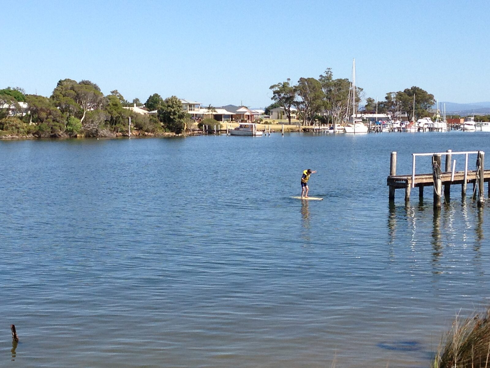 Raymond Island-Huds surfing