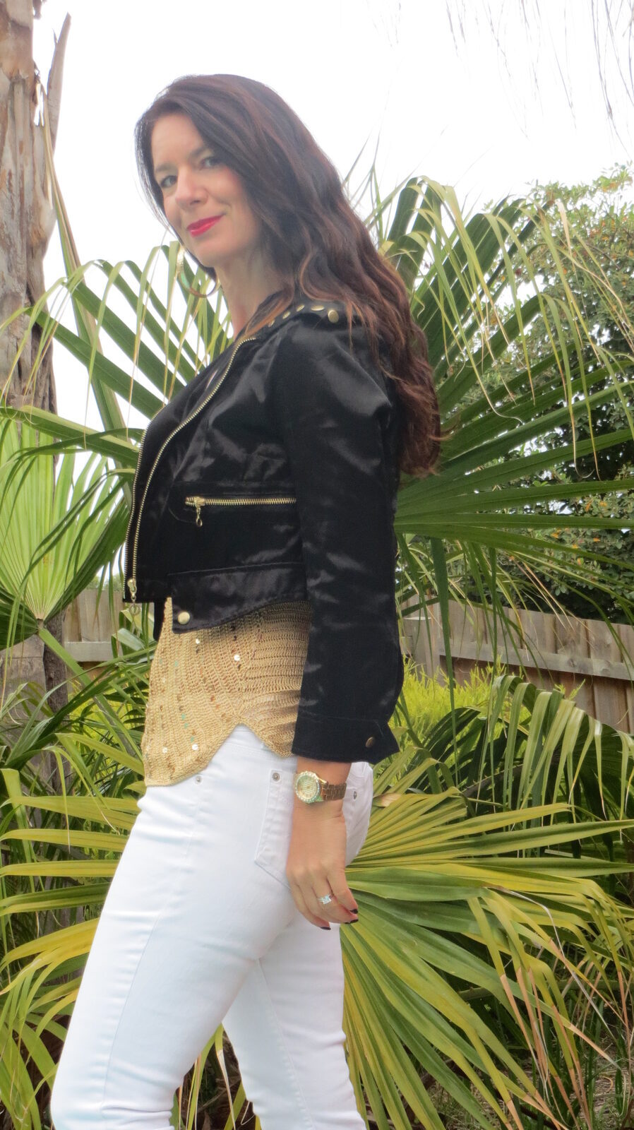 White jeans, gold sequin top 4