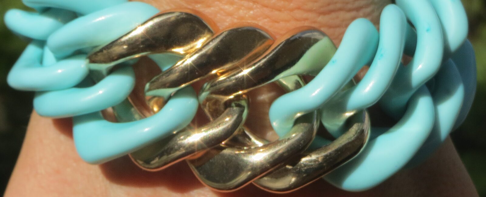 Blue chain bracelet