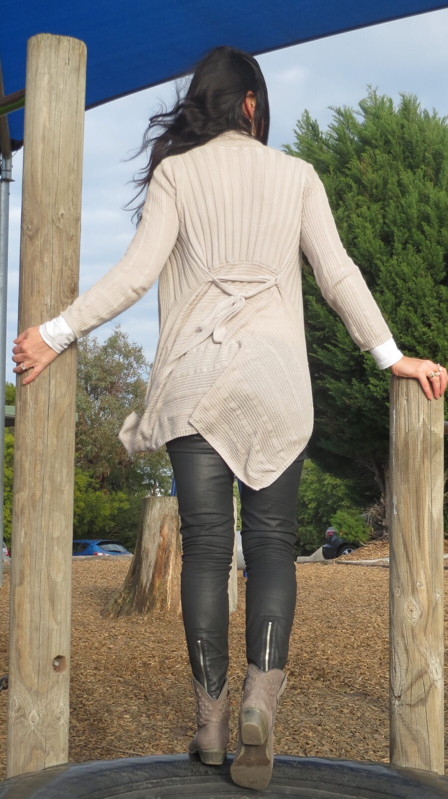 Beige & black 5