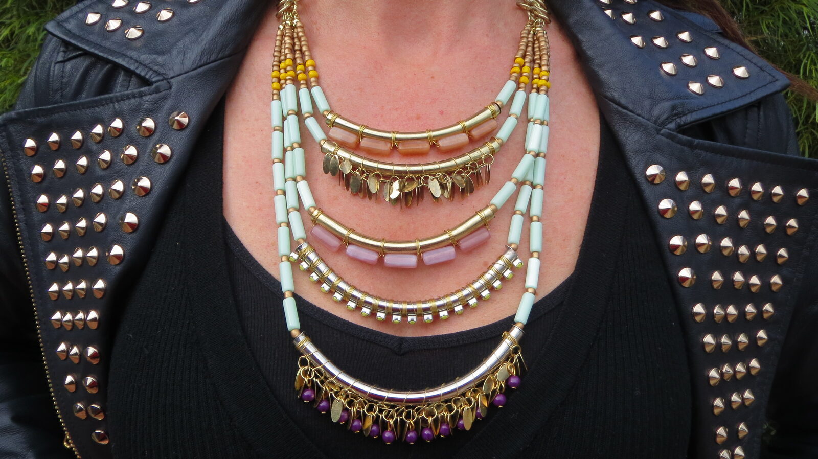 Lovisa aqua neckpiece