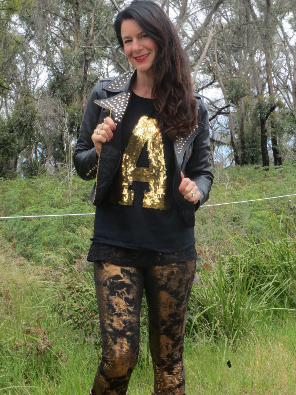 Bronze leggings, gold tops 5