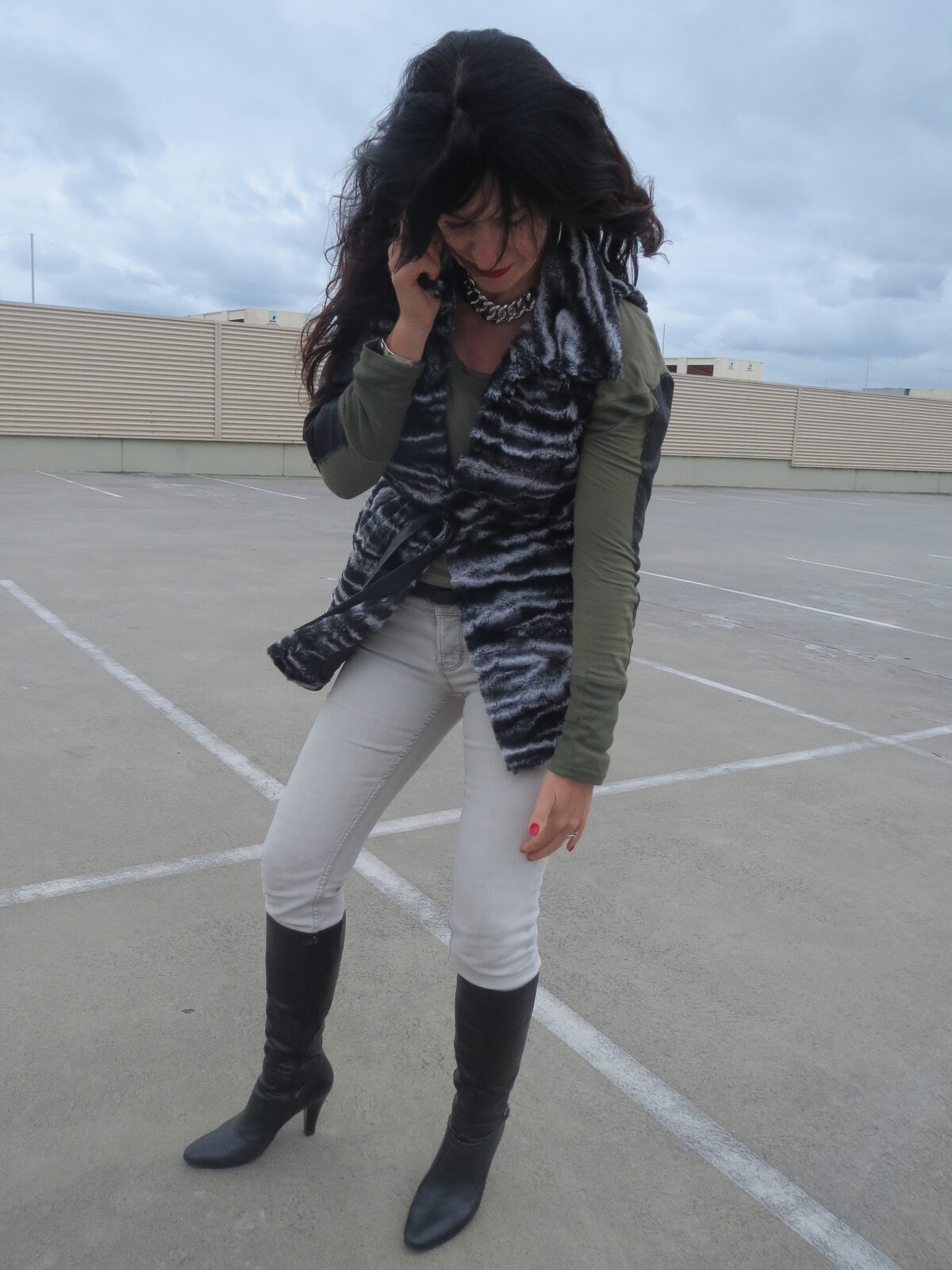 Black & white fur vest 4