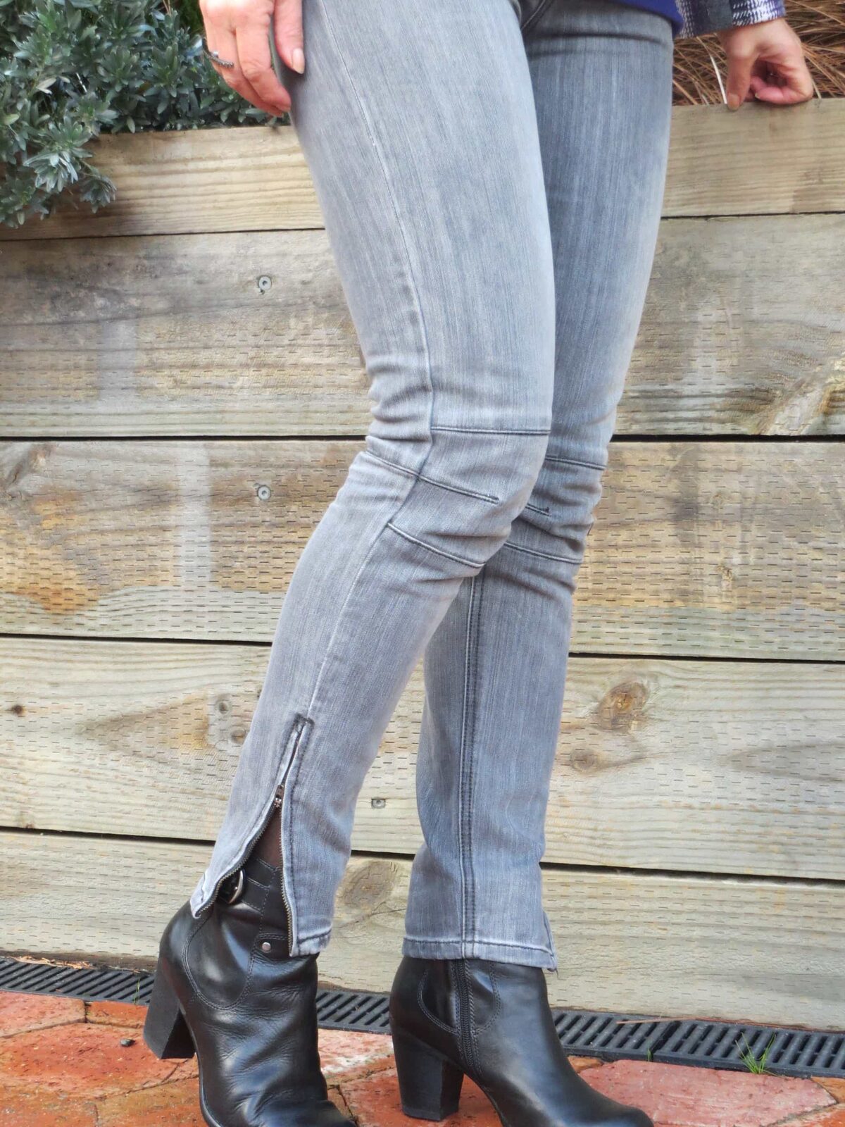 Boots, grey jeans 4