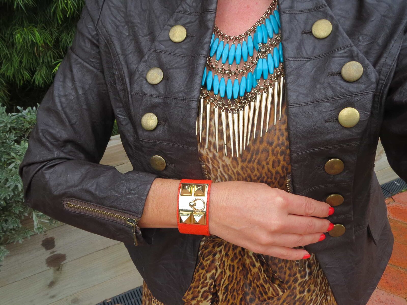 Green & gold necklace, orange cuff