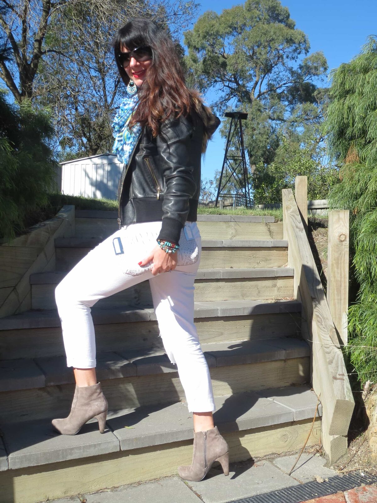 White jeans, blue scarf 2