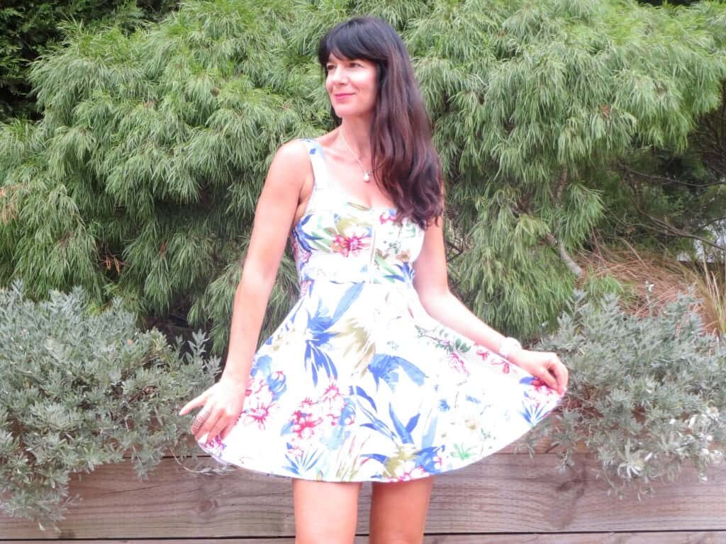 Alive Girl dress (slider 2)