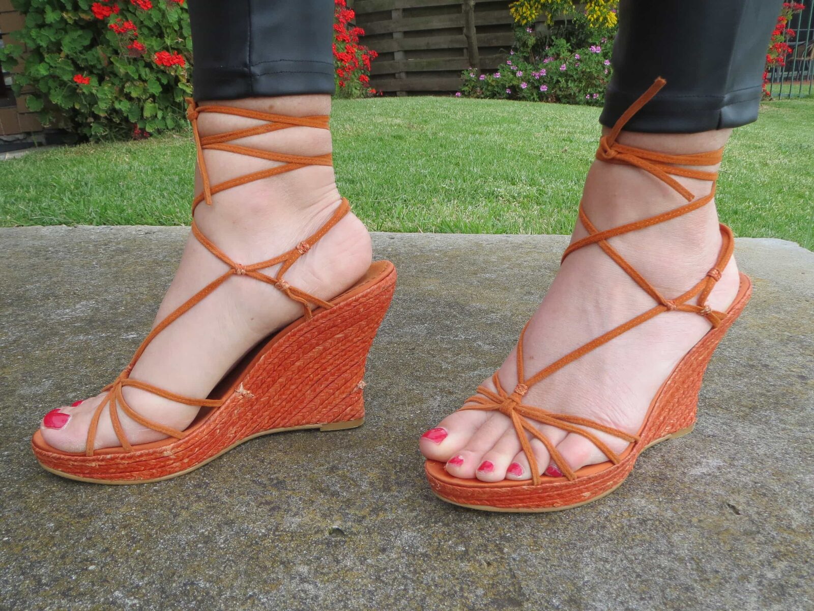 Nine West orange wedges